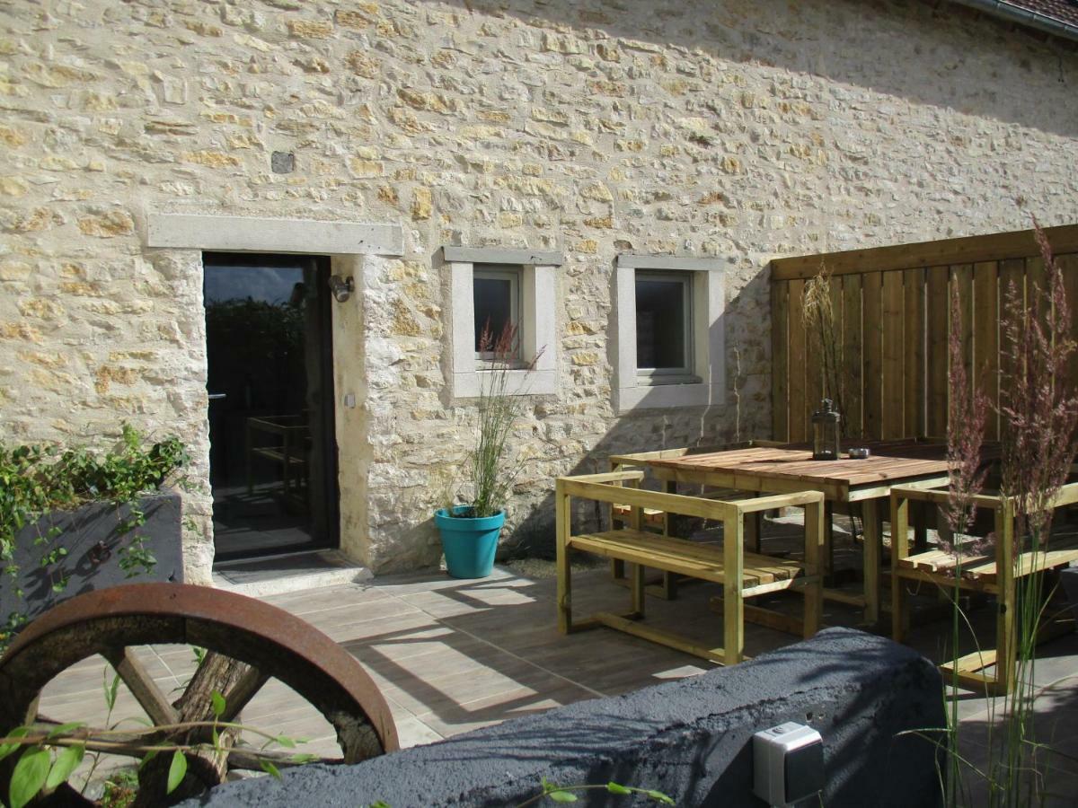 Bed and Breakfast La Grange Aux Hirondelles Sancoins Экстерьер фото